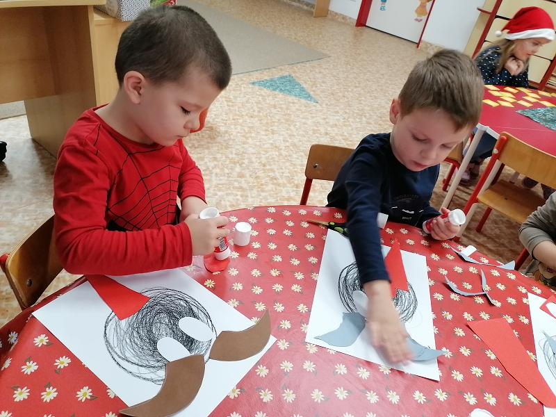 Koťátka čekají na Mikuláše