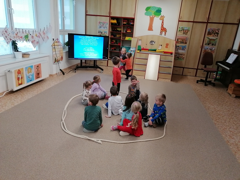 Koťátka čekají na Mikuláše