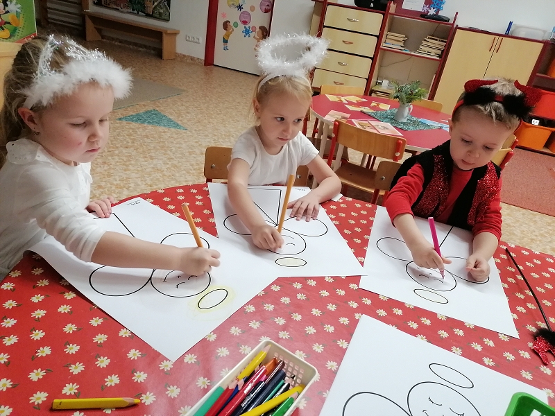 Koťátka čekají na Mikuláše