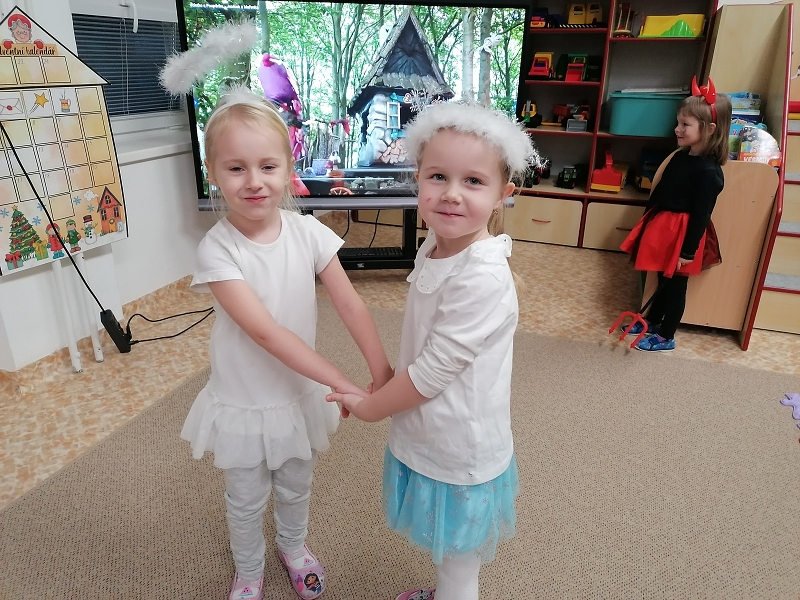 Koťátka čekají na Mikuláše