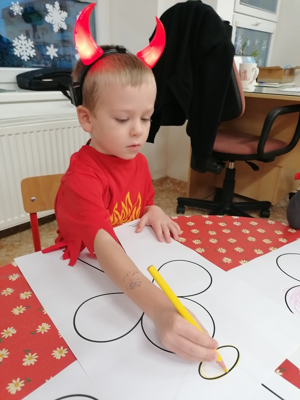 Koťátka čekají na Mikuláše