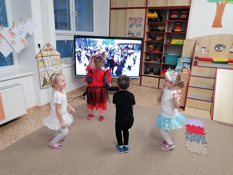 Koťátka čekají na Mikuláše