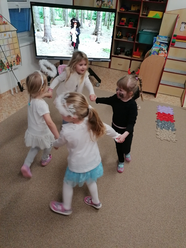 Koťátka čekají na Mikuláše