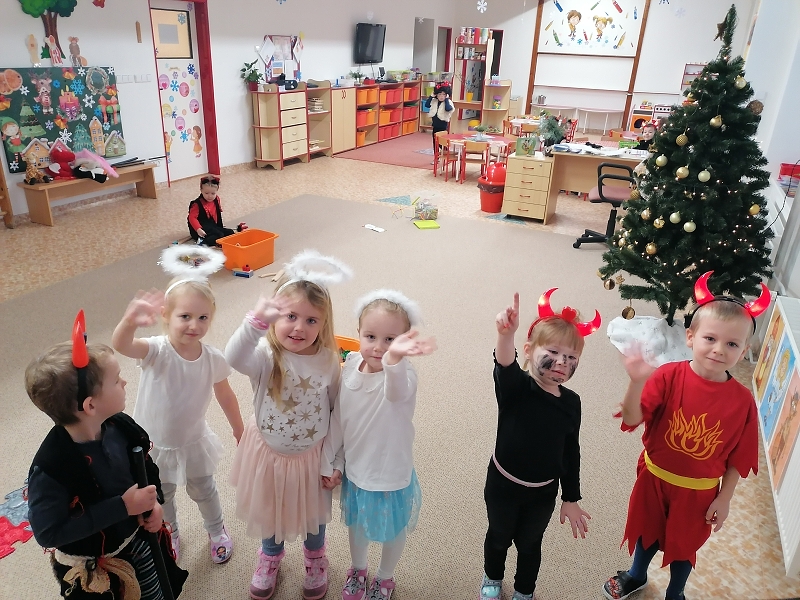 Koťátka čekají na Mikuláše