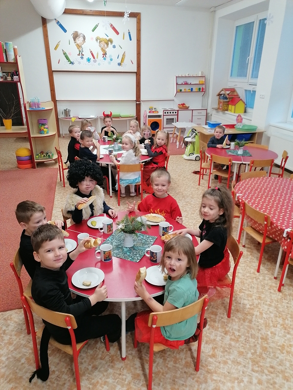 Koťátka čekají na Mikuláše