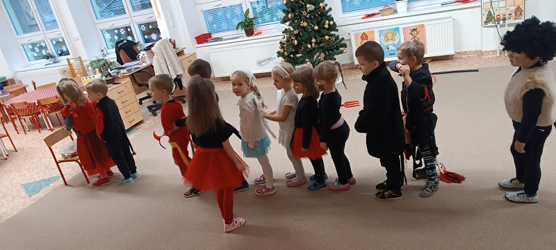 Koťátka čekají na Mikuláše