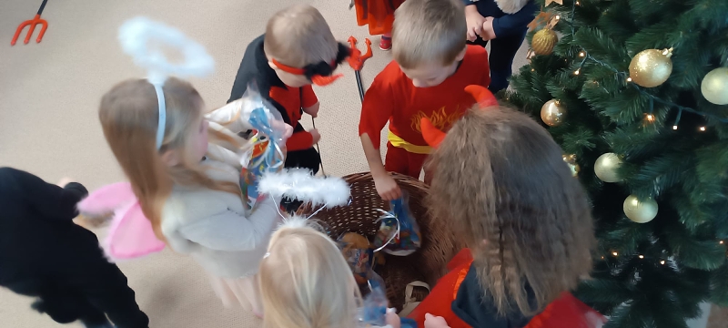 Koťátka čekají na Mikuláše