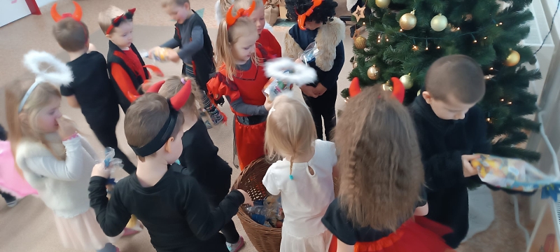 Koťátka čekají na Mikuláše