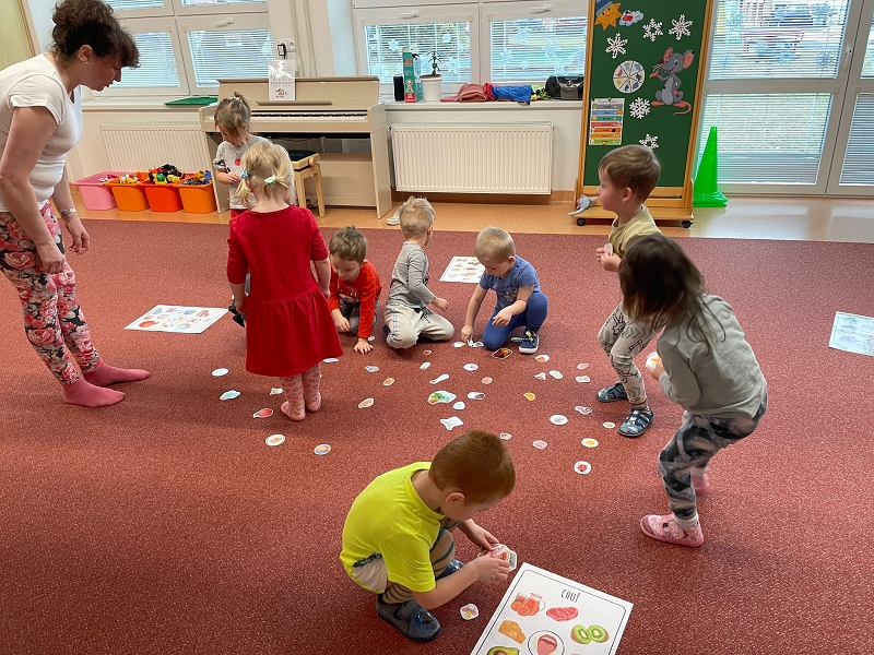 Myšky se učí o těle