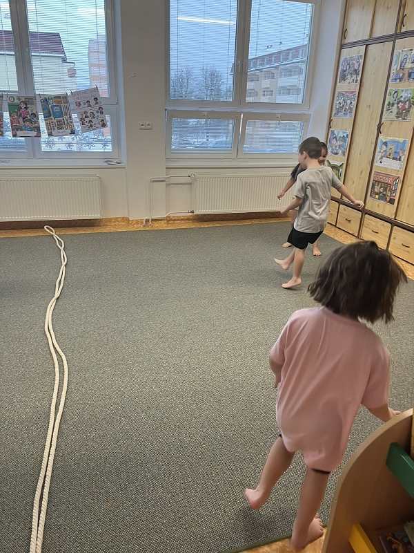 Zajíčci hrají vybíjenou