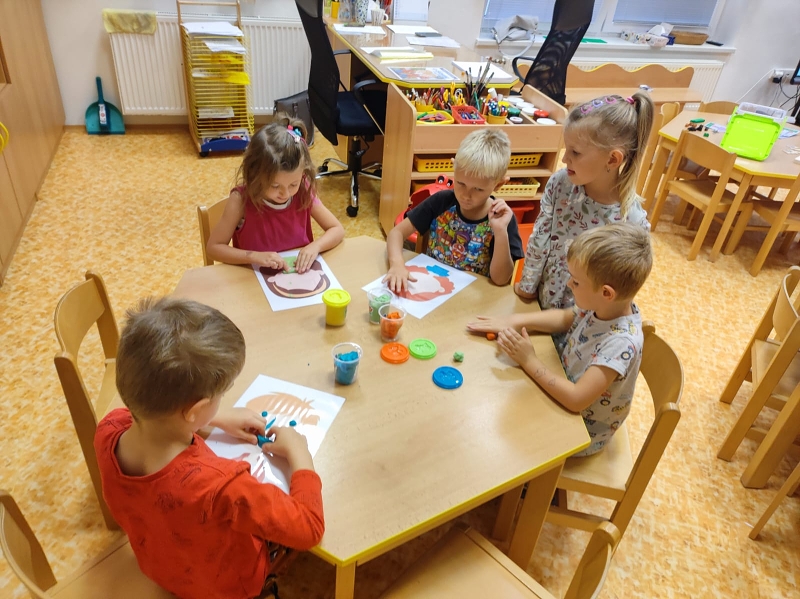 Žluťásci- hrajeme si, tvoříme a cvičíme