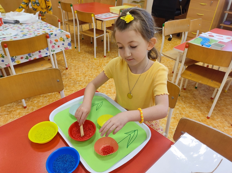 Jaro a barevný týden ve třídě Žluťásků
