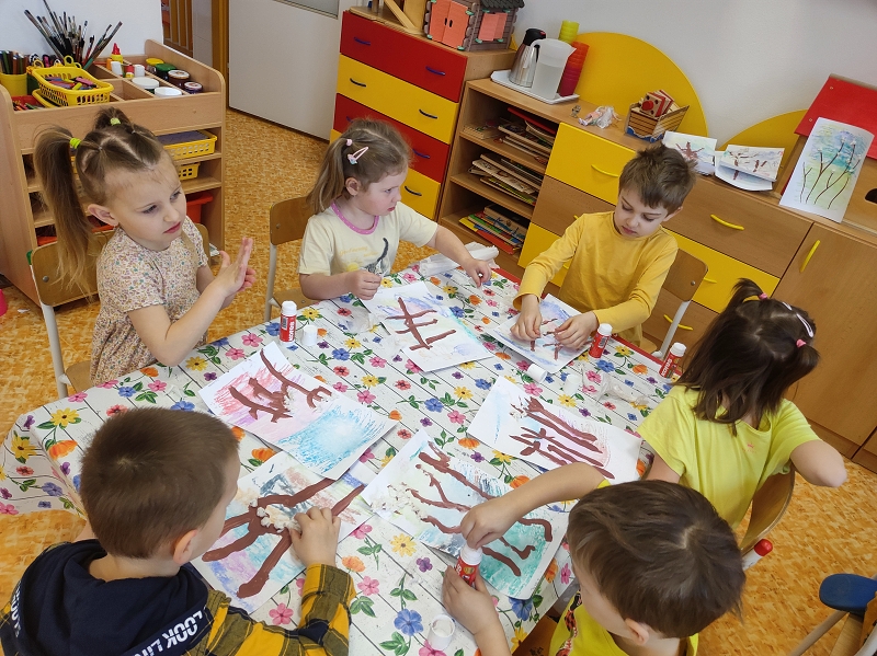 Jaro a barevný týden ve třídě Žluťásků