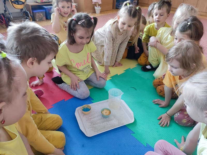 Jaro a barevný týden ve třídě Žluťásků