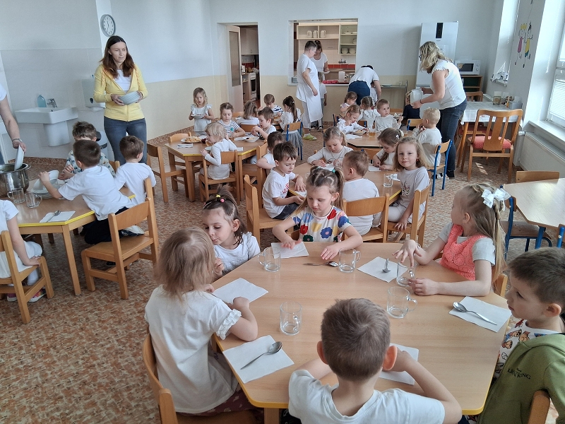 MŠ Korálky - barevný týden