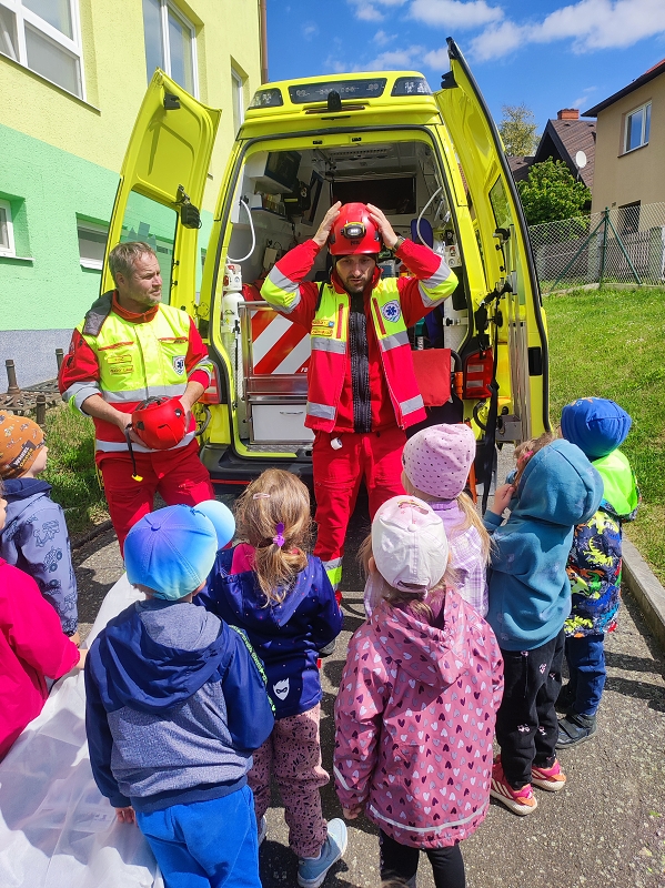 Záchranná služba v MŠ - Žluťásci