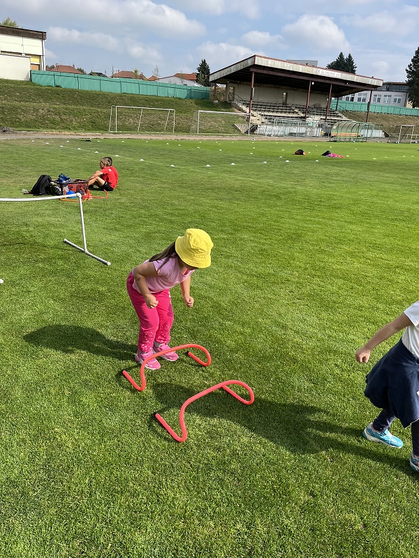 Žluťásci - Sportovní dopoledne na fotbalovém hřišti