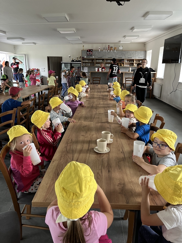 Žluťásci - Sportovní dopoledne na fotbalovém hřišti