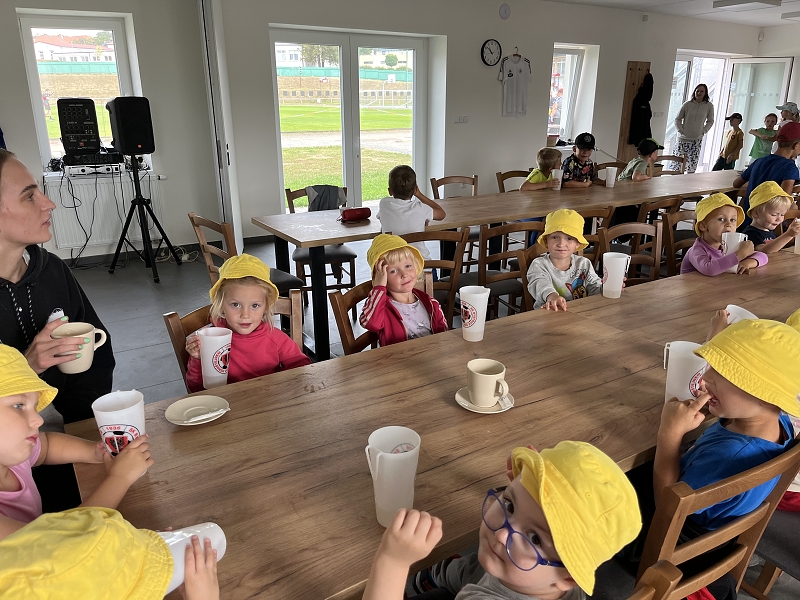 Žluťásci - Sportovní dopoledne na fotbalovém hřišti