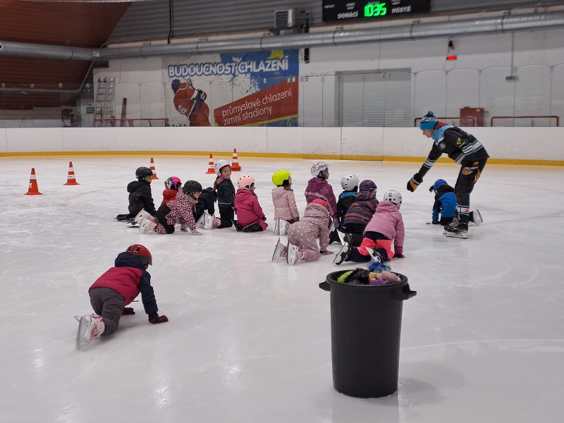 1. lekce bruslení - Modrásci