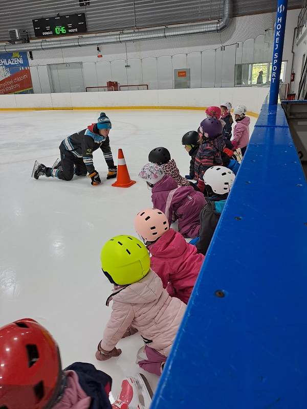 1. lekce bruslení - Modrásci