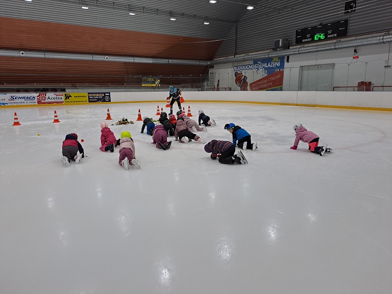 1. lekce bruslení - Modrásci