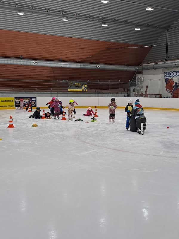 1. lekce bruslení - Modrásci