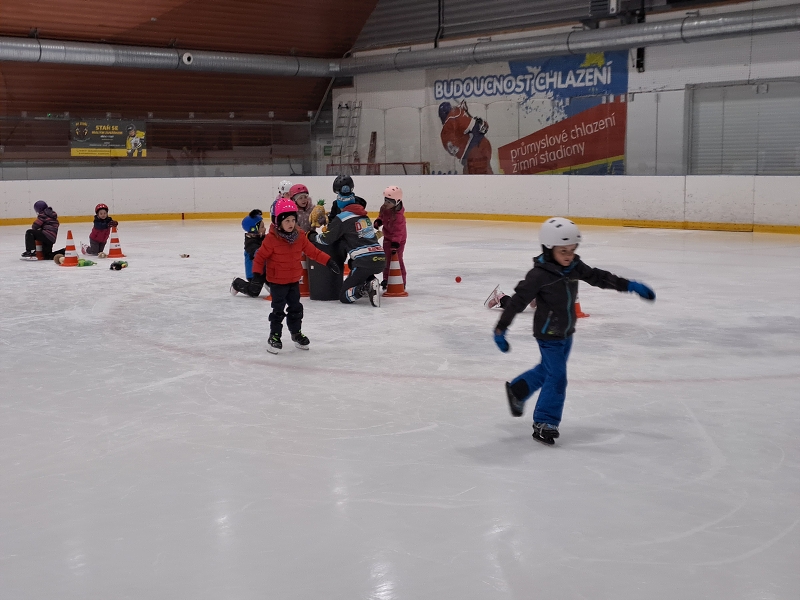 1. lekce bruslení - Modrásci