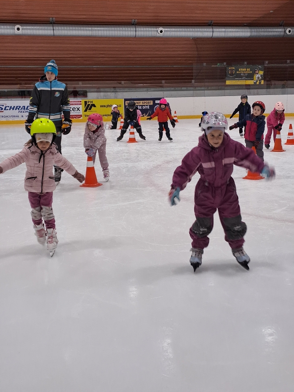 1. lekce bruslení - Modrásci