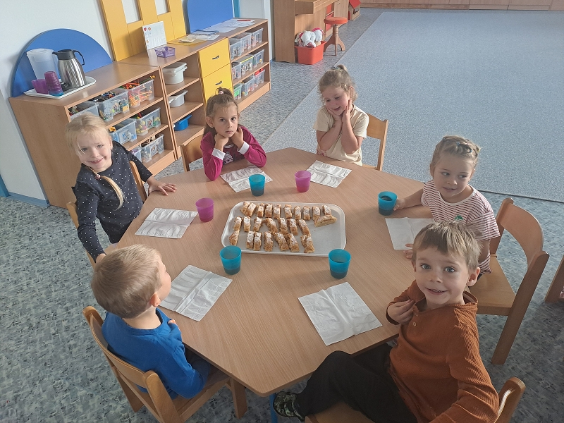 Na zahrádce u plotu - Modrásci