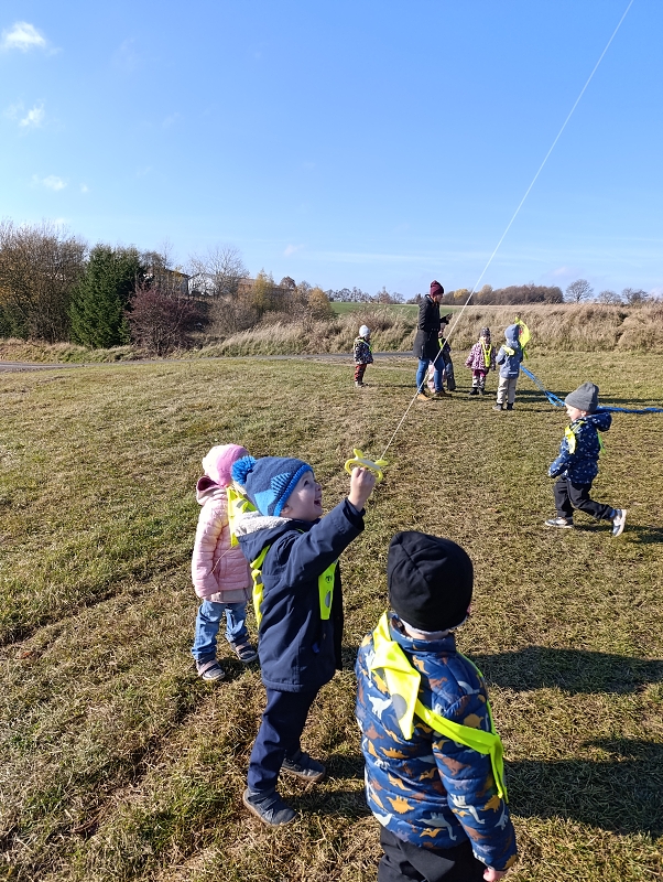 Zeleňásci-Vyletěl si pyšný drak