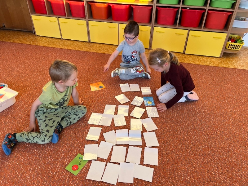 Žluťásci - Vyletěl si pyšný drak