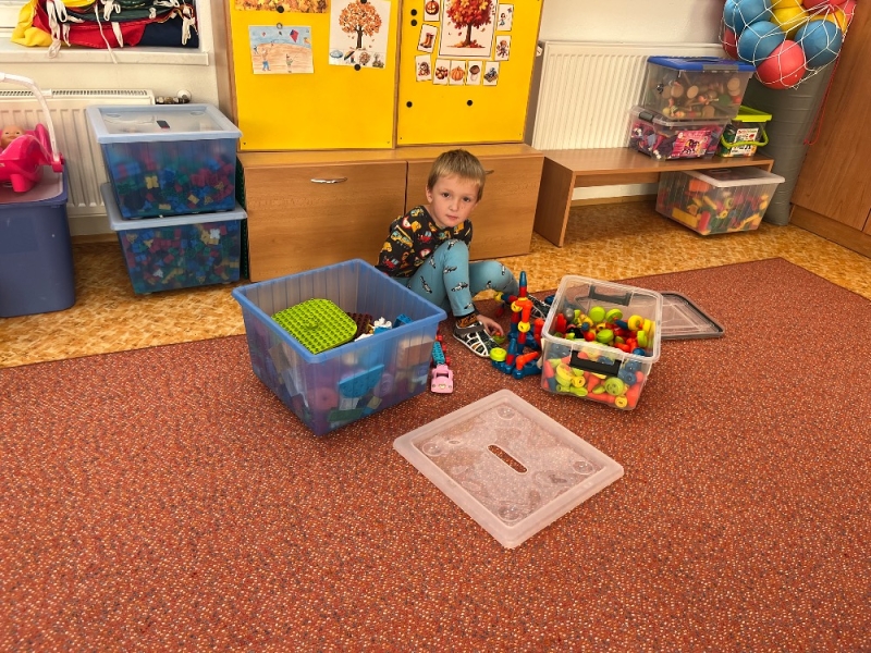 Žluťásci - Vyletěl si pyšný drak