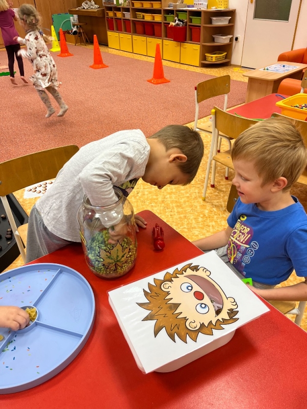 Žluťásci - Vyletěl si pyšný drak