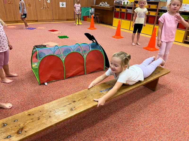 Žluťásci - Vyletěl si pyšný drak