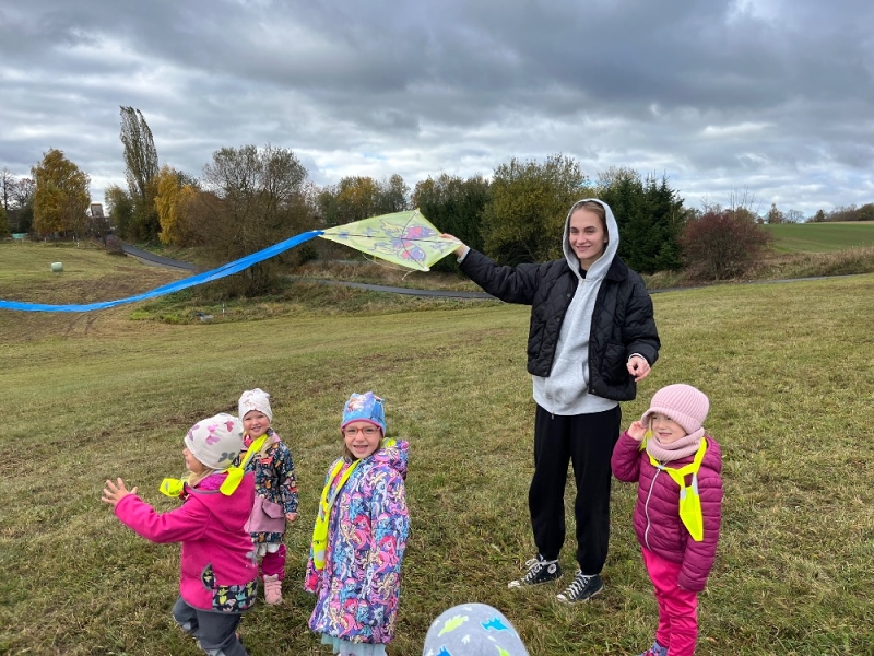 Žluťásci - Vyletěl si pyšný drak