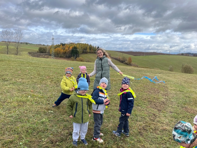 Žluťásci - Vyletěl si pyšný drak