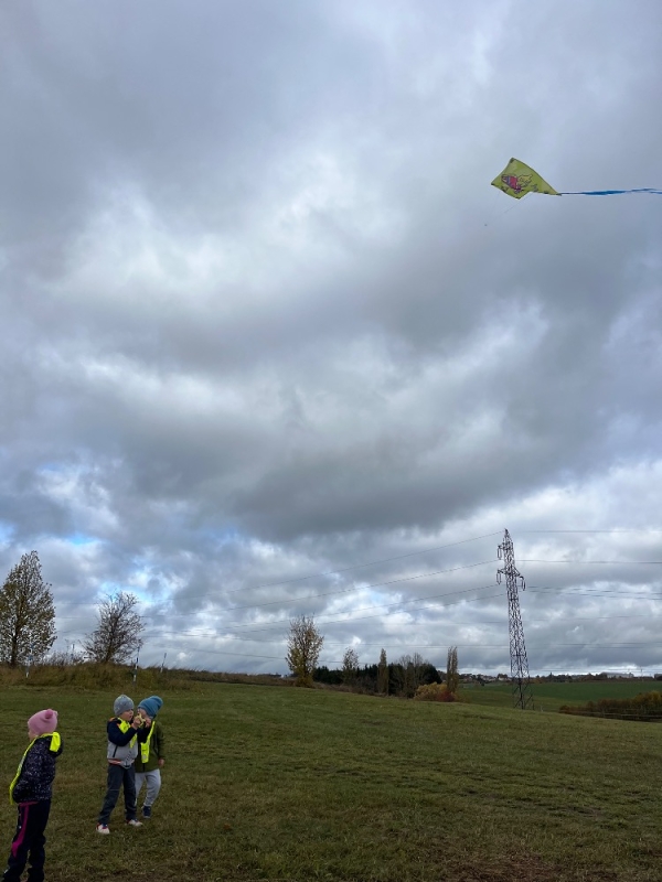 Žluťásci - Vyletěl si pyšný drak