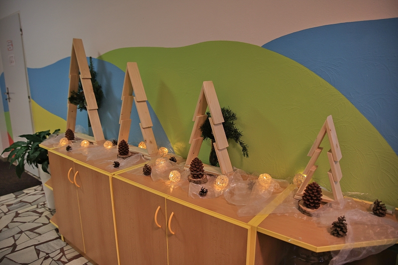 MŠ KORÁLKY - adventní dílny, rozsvícení stromečku