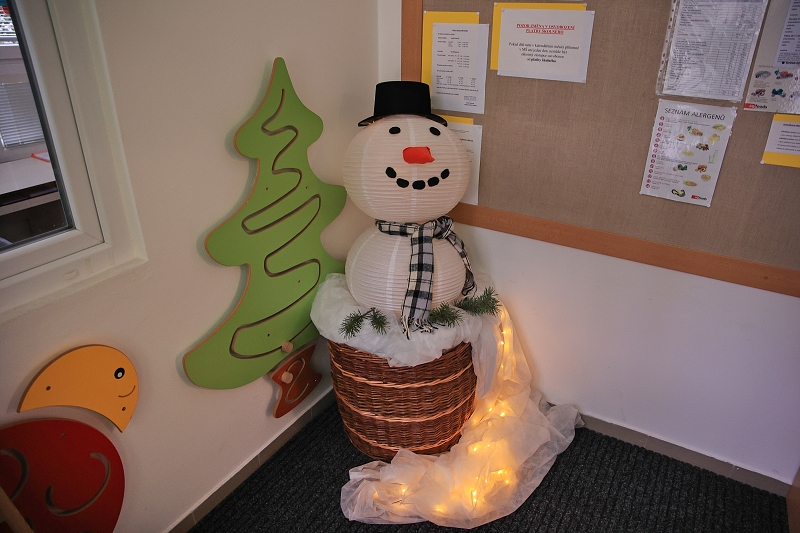 MŠ KORÁLKY - adventní dílny, rozsvícení stromečku