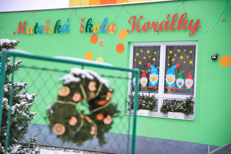MŠ KORÁLKY - adventní dílny, rozsvícení stromečku