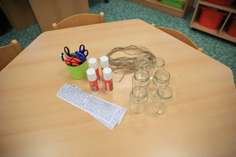 MŠ KORÁLKY - adventní dílny, rozsvícení stromečku