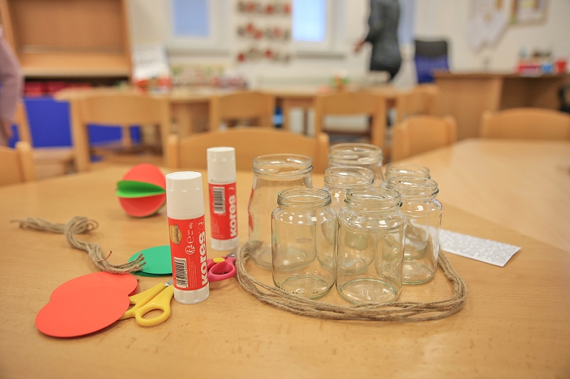 MŠ KORÁLKY - adventní dílny, rozsvícení stromečku