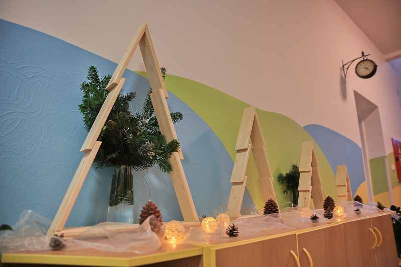 MŠ KORÁLKY - adventní dílny, rozsvícení stromečku