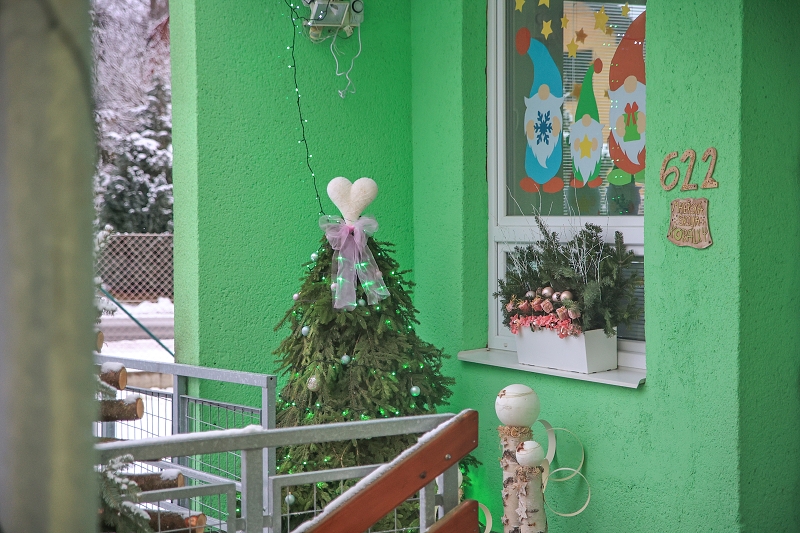MŠ KORÁLKY - adventní dílny, rozsvícení stromečku