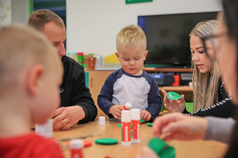 MŠ KORÁLKY - adventní dílny, rozsvícení stromečku