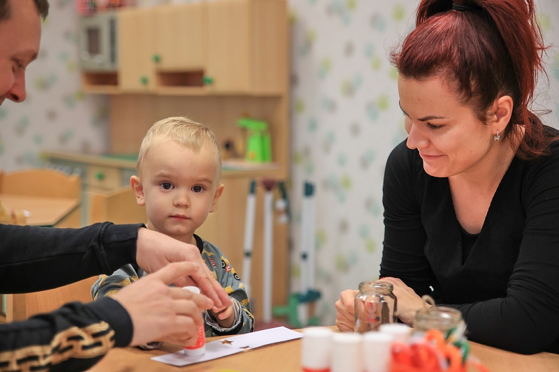 MŠ KORÁLKY - adventní dílny, rozsvícení stromečku