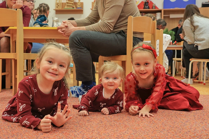 MŠ KORÁLKY - adventní dílny, rozsvícení stromečku