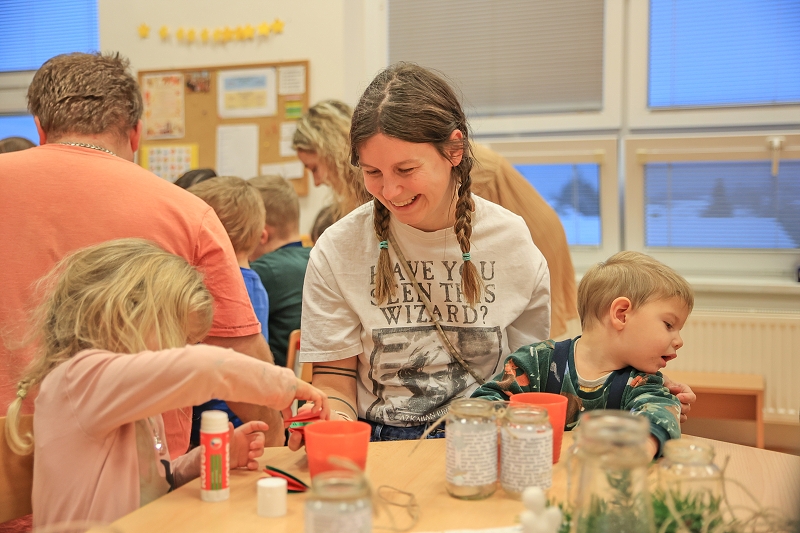 MŠ KORÁLKY - adventní dílny, rozsvícení stromečku