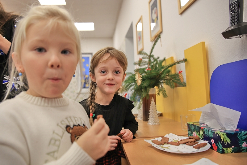 MŠ KORÁLKY - adventní dílny, rozsvícení stromečku